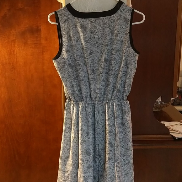 Dress - Picture 3 of 4